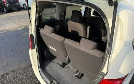Honda Freed I, 2011 год, 715 000 рублей, 23 фотография