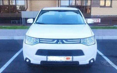 Mitsubishi Outlander III рестайлинг 3, 2013 год, 1 450 000 рублей, 3 фотография