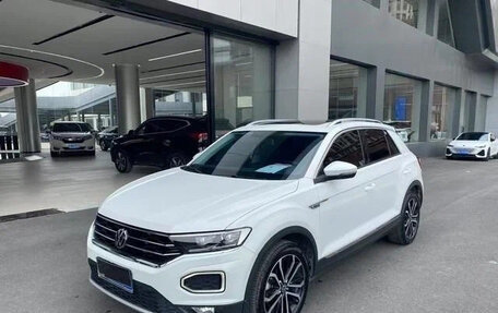 Volkswagen T-Roc I, 2021 год, 1 500 200 рублей, 1 фотография