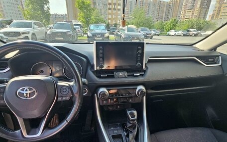 Toyota RAV4, 2019 год, 3 250 000 рублей, 9 фотография