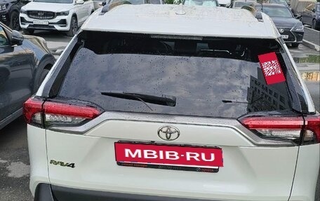 Toyota RAV4, 2019 год, 3 250 000 рублей, 13 фотография