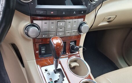 Toyota Highlander III, 2011 год, 2 550 000 рублей, 8 фотография