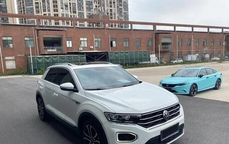 Volkswagen T-Roc I, 2021 год, 1 500 200 рублей, 3 фотография