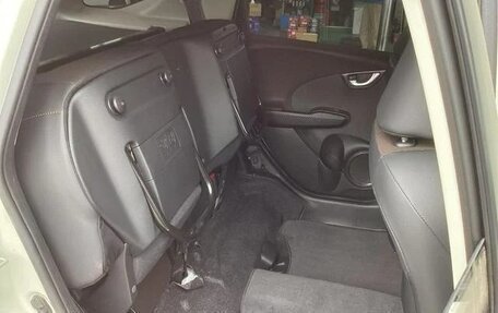 Honda Fit Shuttle I рестайлинг, 2012 год, 730 000 рублей, 27 фотография