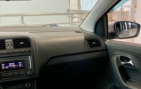 Volkswagen Polo VI (EU Market), 2016 год, 999 000 рублей, 12 фотография