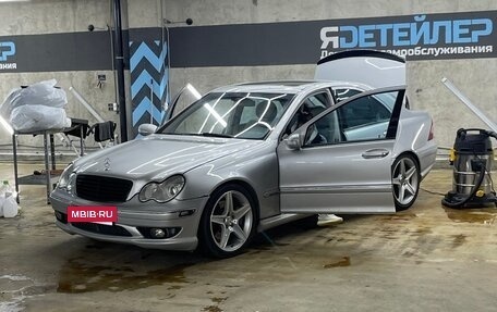 Mercedes-Benz C-Класс, 2004 год, 700 000 рублей, 4 фотография