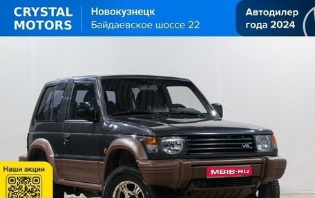 Mitsubishi Pajero III рестайлинг, 1994 год, 699 000 рублей, 1 фотография