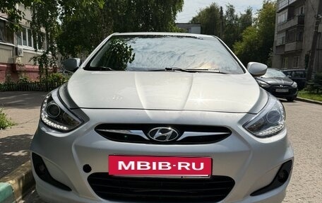 Hyundai Solaris II рестайлинг, 2013 год, 3 фотография