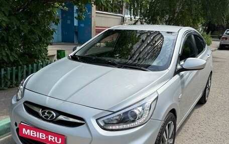 Hyundai Solaris II рестайлинг, 2013 год, 2 фотография