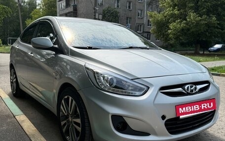 Hyundai Solaris II рестайлинг, 2013 год, 5 фотография