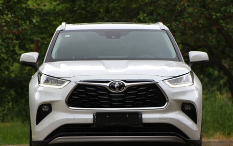 Toyota Highlander, 2025 год, 5 390 000 рублей, 4 фотография