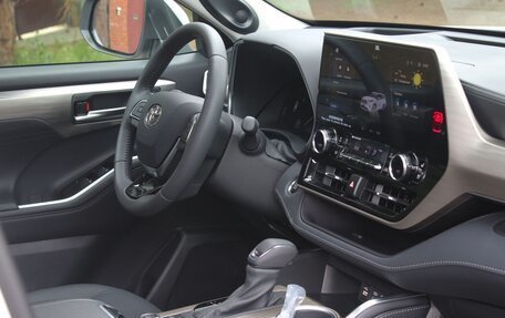Toyota Highlander, 2025 год, 5 390 000 рублей, 6 фотография