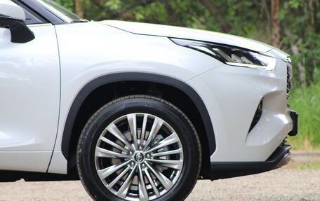 Toyota Highlander, 2025 год, 5 390 000 рублей, 21 фотография