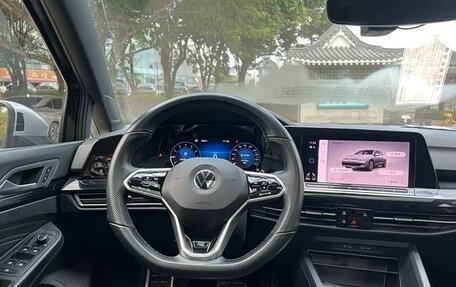 Volkswagen Golf VIII, 2021 год, 1 360 000 рублей, 9 фотография