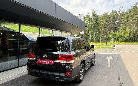 Toyota Land Cruiser 200, 2019 год, 10 000 000 рублей, 8 фотография