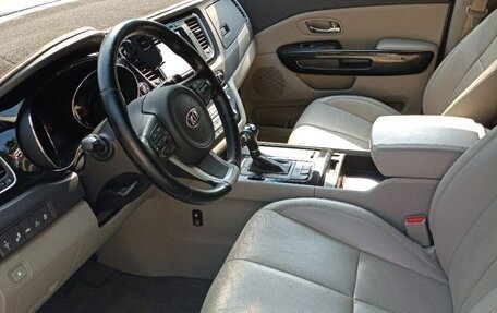 KIA Carnival III, 2016 год, 2 260 000 рублей, 5 фотография