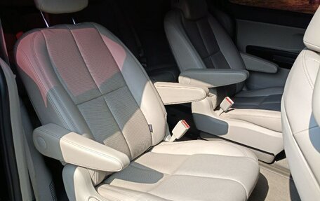 KIA Carnival III, 2016 год, 2 260 000 рублей, 14 фотография