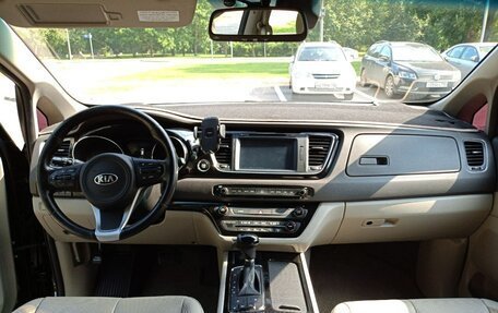 KIA Carnival III, 2016 год, 2 260 000 рублей, 20 фотография