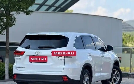 Toyota Highlander, 2021 год, 2 500 000 рублей, 6 фотография