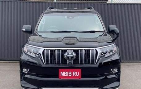 Toyota Land Cruiser Prado 150 рестайлинг 2, 2022 год, 4 000 000 рублей, 5 фотография