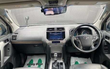 Toyota Land Cruiser Prado 150 рестайлинг 2, 2022 год, 4 000 000 рублей, 16 фотография