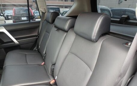 Toyota Land Cruiser Prado 150 рестайлинг 2, 2021 год, 3 990 000 рублей, 12 фотография