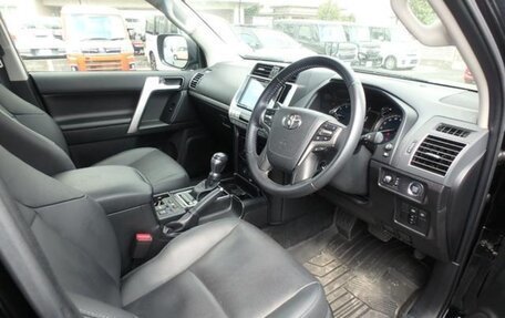 Toyota Land Cruiser Prado 150 рестайлинг 2, 2021 год, 3 990 000 рублей, 5 фотография