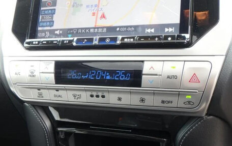 Toyota Land Cruiser Prado 150 рестайлинг 2, 2021 год, 3 990 000 рублей, 16 фотография
