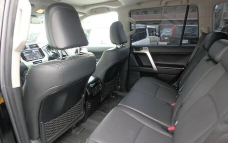 Toyota Land Cruiser Prado 150 рестайлинг 2, 2021 год, 3 990 000 рублей, 11 фотография