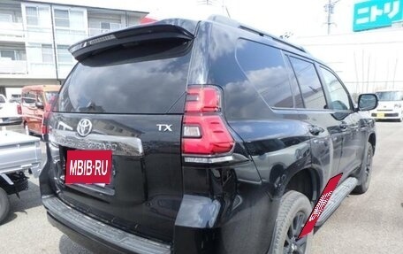 Toyota Land Cruiser Prado 150 рестайлинг 2, 2021 год, 3 990 000 рублей, 4 фотография