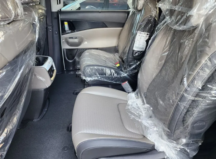KIA Carnival III, 2025 год, 5 650 000 рублей, 16 фотография
