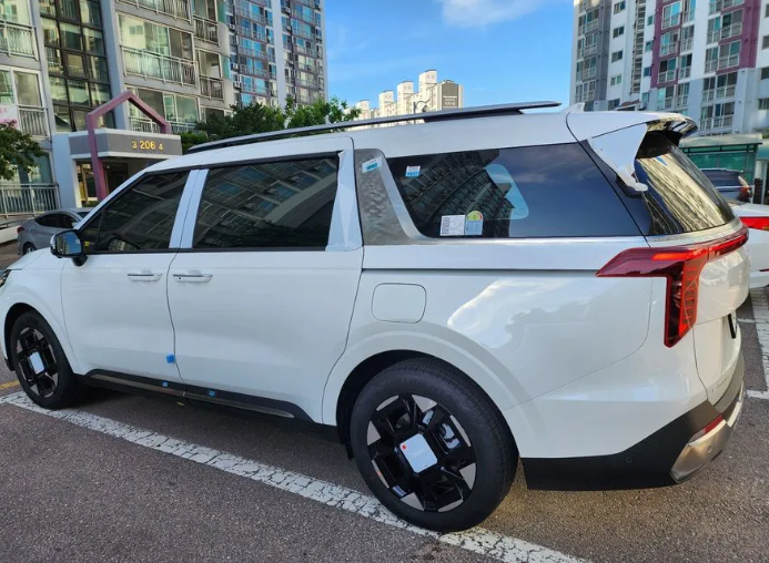 KIA Carnival III, 2025 год, 5 650 000 рублей, 18 фотография