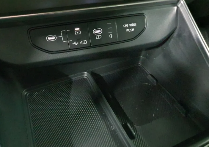 KIA Carnival III, 2024 год, 4 350 000 рублей, 13 фотография