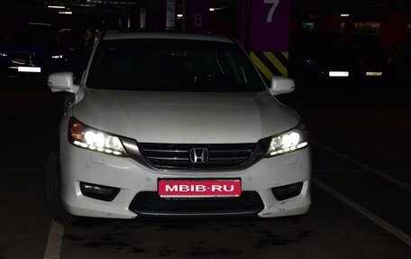 Honda Accord IX рестайлинг, 2013 год, 1 280 000 рублей, 1 фотография