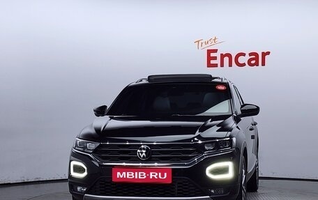 Volkswagen T-Roc I, 2022 год, 1 370 000 рублей, 1 фотография