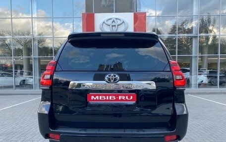 Toyota Land Cruiser Prado 150 рестайлинг 2, 2017 год, 5 100 000 рублей, 6 фотография