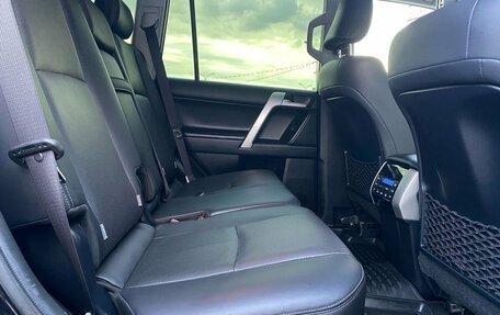 Toyota Land Cruiser Prado 150 рестайлинг 2, 2017 год, 5 100 000 рублей, 14 фотография