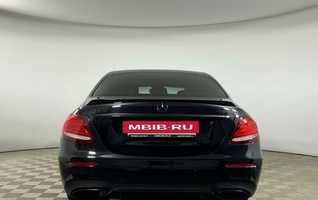 Mercedes-Benz E-Класс, 2019 год, 2 899 000 рублей, 5 фотография