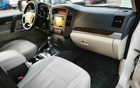 Mitsubishi Pajero IV, 2014 год, 1 990 000 рублей, 7 фотография