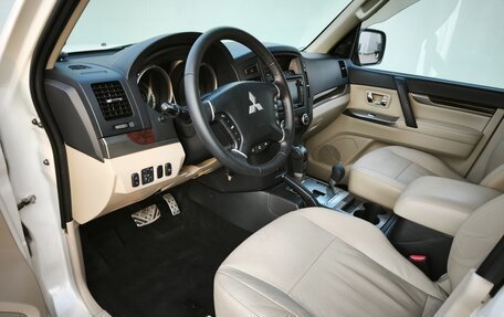 Mitsubishi Pajero IV, 2014 год, 1 990 000 рублей, 5 фотография