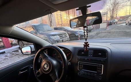 Volkswagen Polo VI (EU Market), 2011 год, 590 000 рублей, 2 фотография
