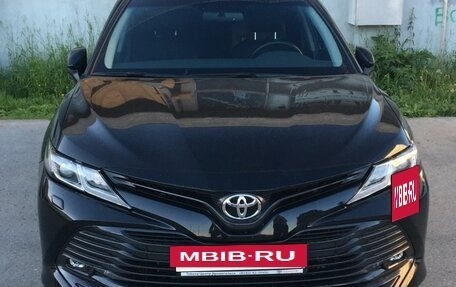 Toyota Camry, 2019 год, 2 950 000 рублей, 4 фотография