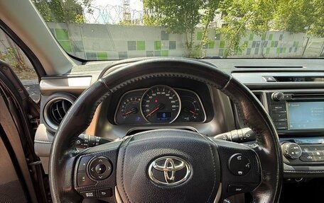 Toyota RAV4, 2015 год, 1 590 000 рублей, 10 фотография