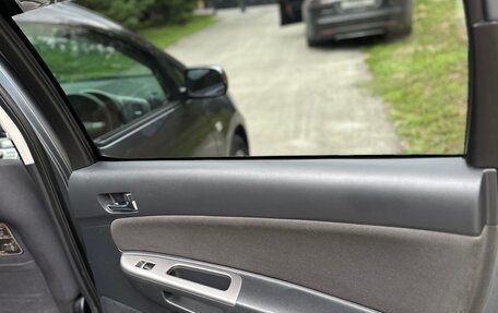 Toyota Wish II, 2003 год, 790 000 рублей, 24 фотография