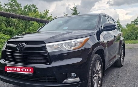 Toyota Highlander III, 2014 год, 3 350 000 рублей, 2 фотография