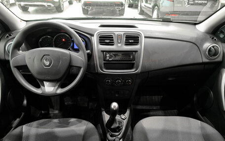Renault Logan II, 2018 год, 850 000 рублей, 17 фотография