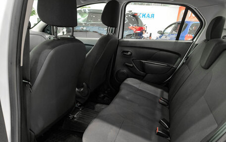 Renault Logan II, 2018 год, 850 000 рублей, 15 фотография