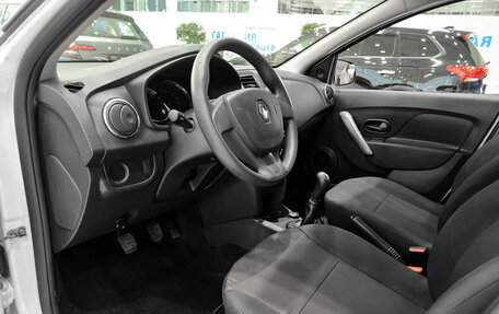 Renault Logan II, 2018 год, 850 000 рублей, 20 фотография