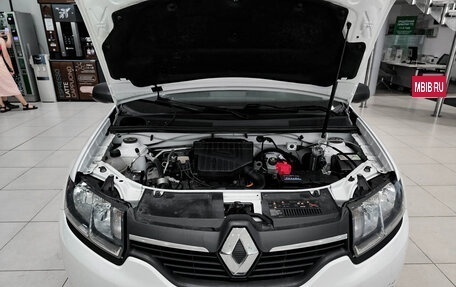 Renault Logan II, 2018 год, 850 000 рублей, 11 фотография