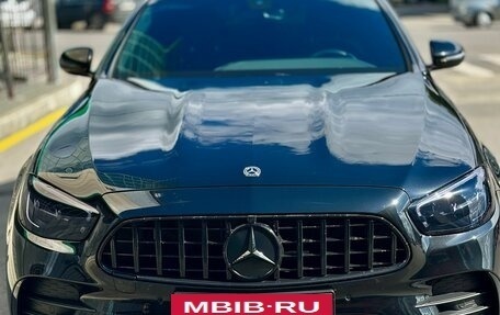 Mercedes-Benz E-Класс, 2021 год, 4 500 000 рублей, 2 фотография
